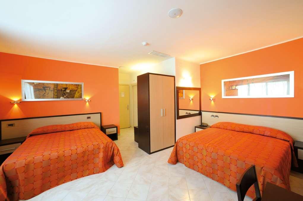 Hotel Cristina Rocca San Giovanni Cameră foto
